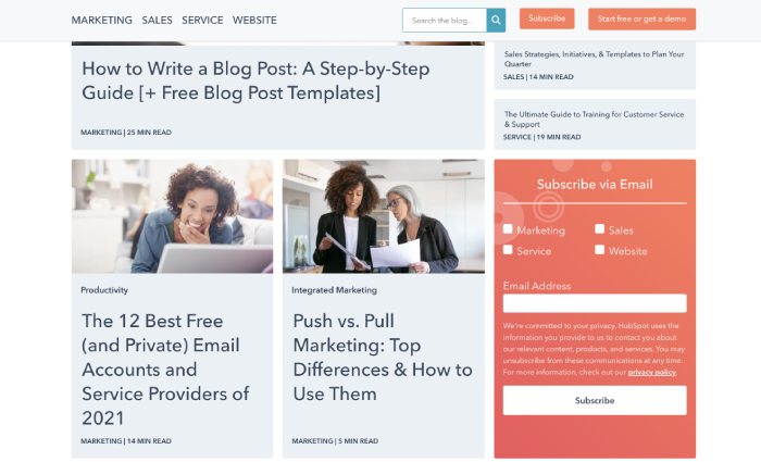 example of foot-in-the-door technique from HubSpot. It asks visitors to subscribe via email so it can later ask for bigger request. 